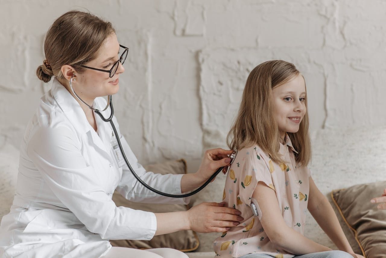 Chłoniak u dzieci – objawy, diagnostyka i wsparcie dla rodzin | Cancer ...